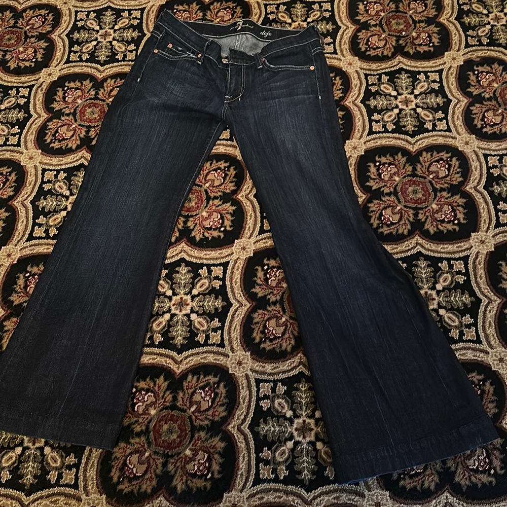 Seven for all Mankind dark wash Dojo jeans. Like new,size 28 petite.